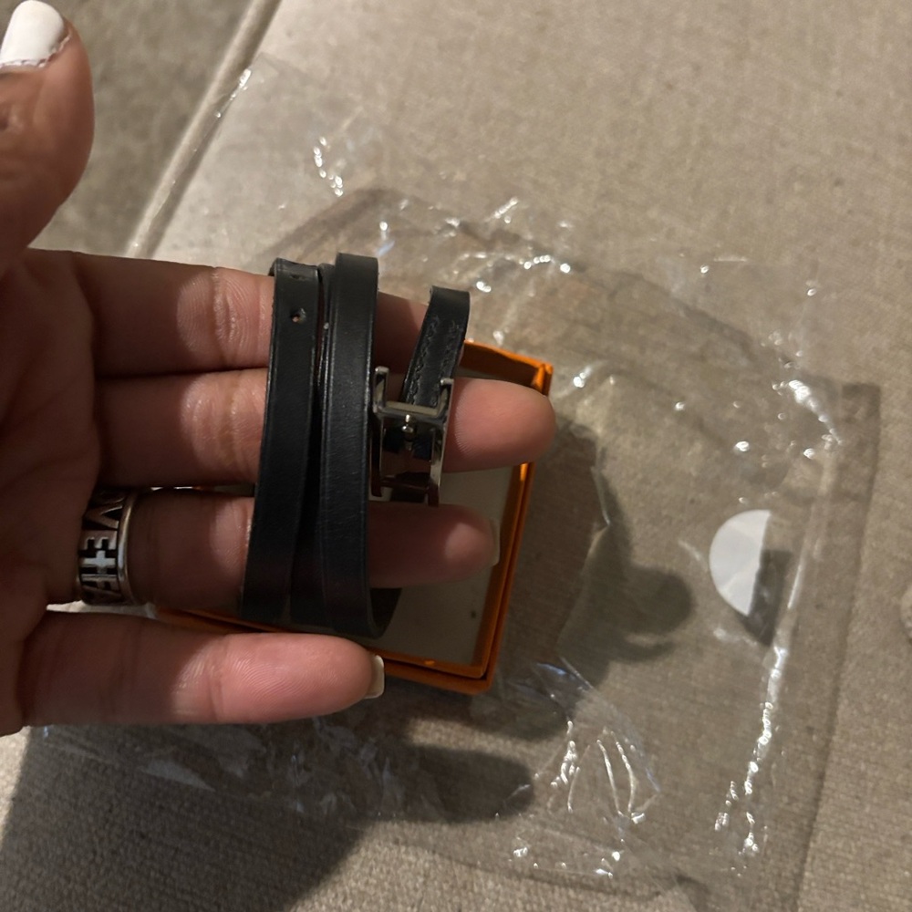 Unlisted Items (NWT/Preloved) - Picture 2 of 5